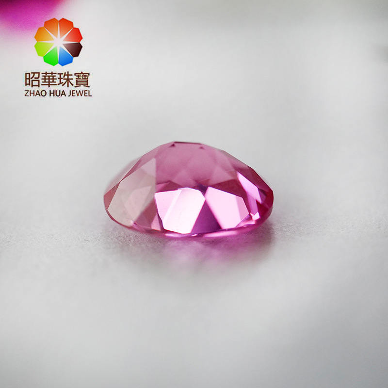 玫紅剛玉與橢圓合成藍(lán)寶石 人工寶石的魅力與梧州寶石產(chǎn)業(yè)探析